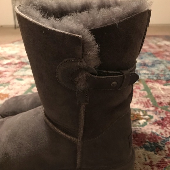 Gray UGG boots - Picture 4 of 4